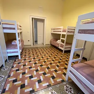 a-i-r-hostel.hotels-amalfi.com/